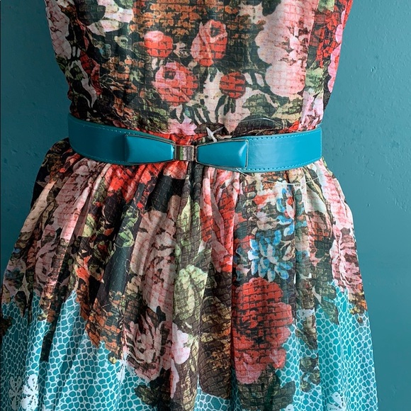 Darling Spring Dress 👗 - Picture 3 of 7